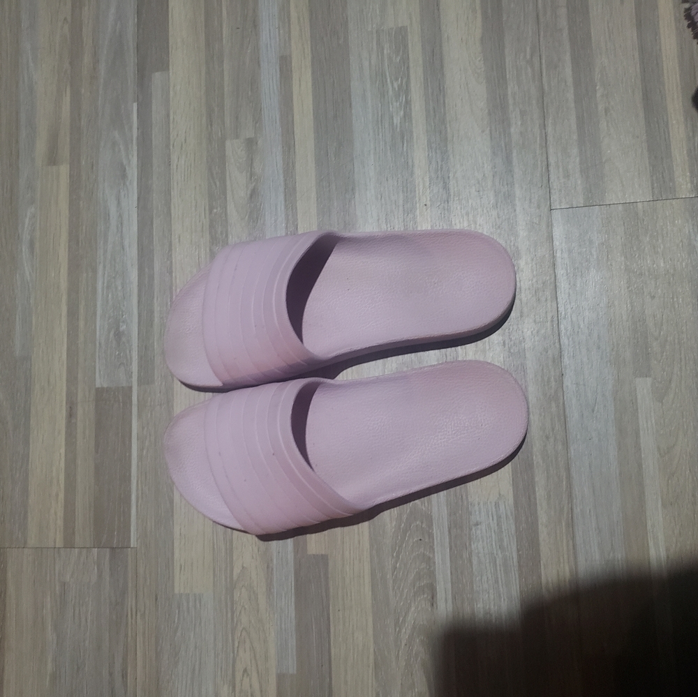Adidas slide